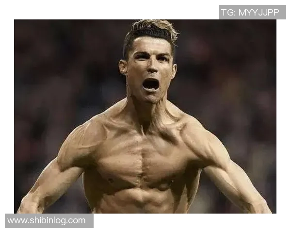 肌肉男足球球星的力量与魅力展现不容错过