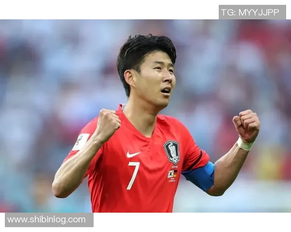 踢足球的韩国球星孙兴慜：亚洲足坛的闪耀之星